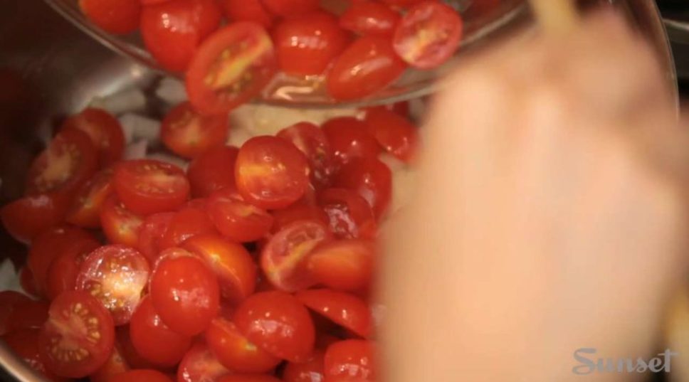The Fastest Way to Make a Tomato Sauce