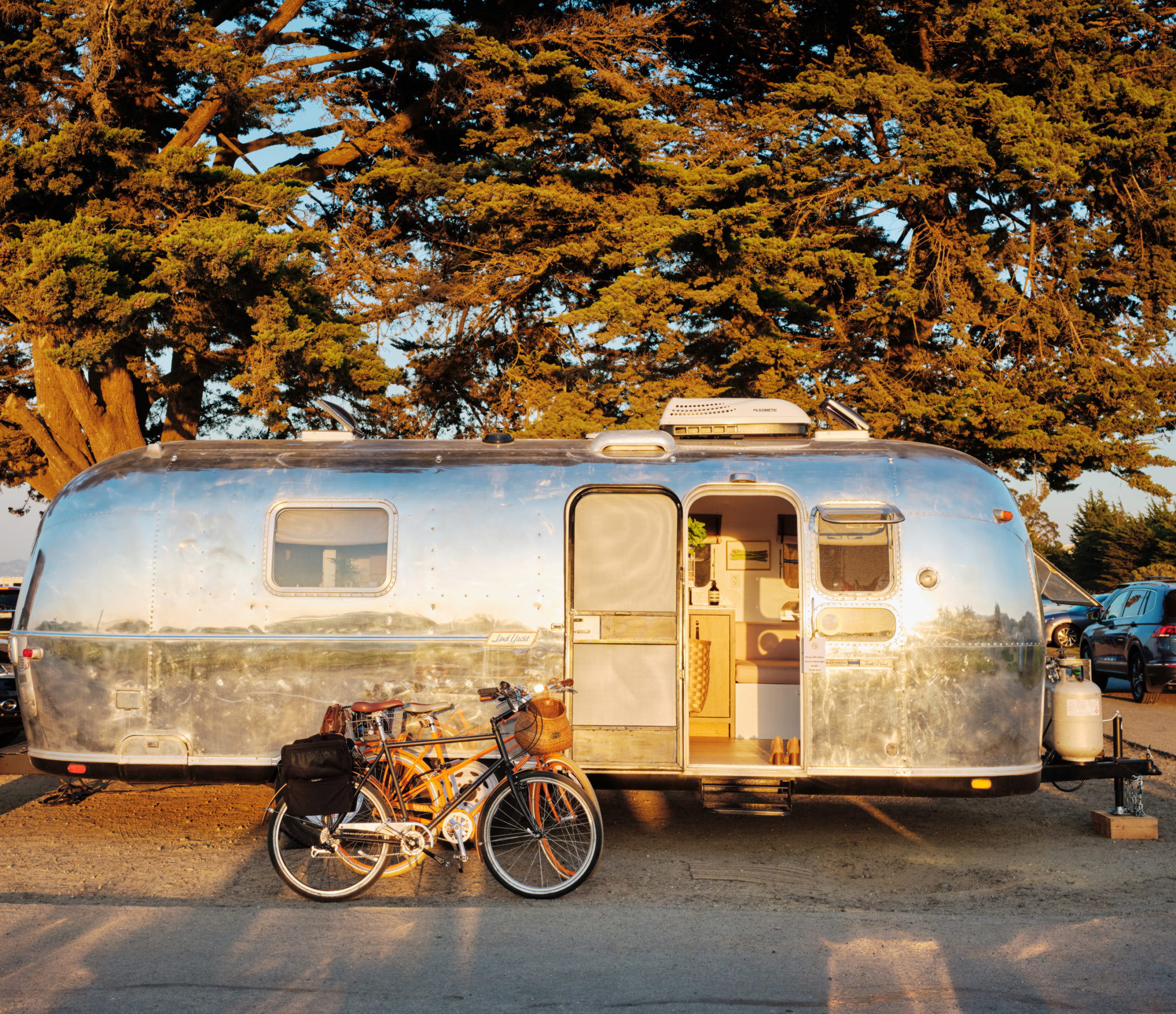 Home Tour A Remodeled 1973 Airstream Guest House Sunset