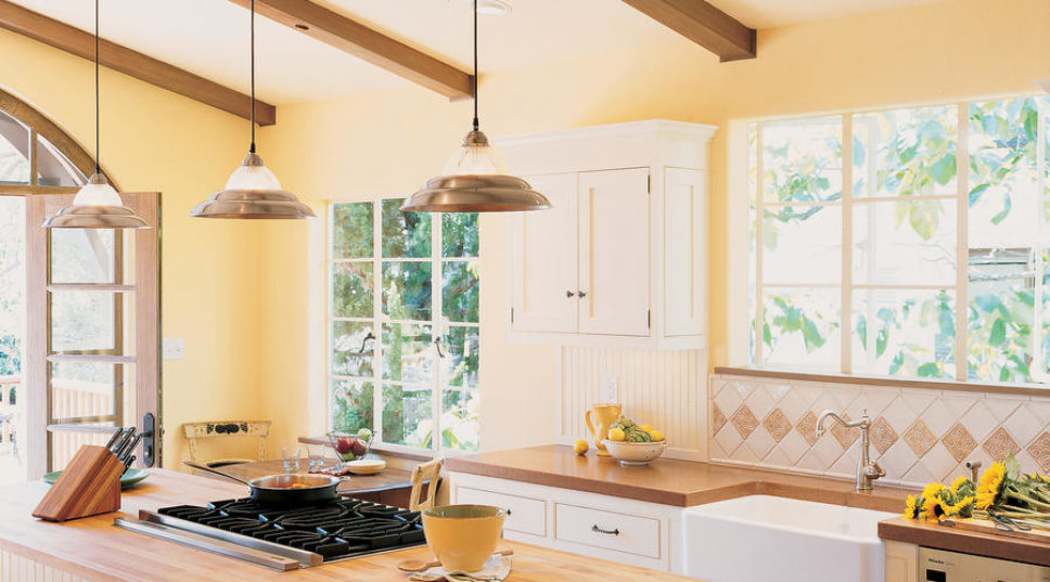 Airy and bright kitchen makeover