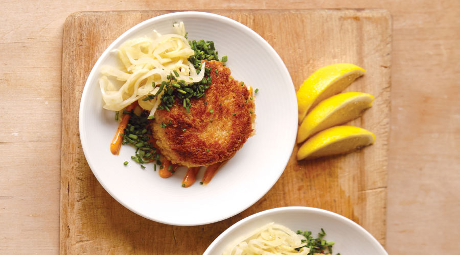 Dungeness Crab Cakes with Spicy Paprika Mayo