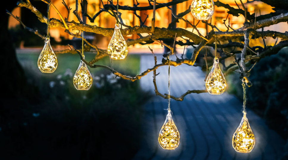 7 Ideas for Outdoor Holiday Lights