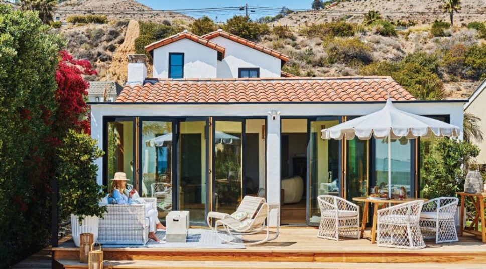 Idea House Workbook: Beach-Proof Outdoor Furniture Takes the Spotlight at This Malibu Retreat