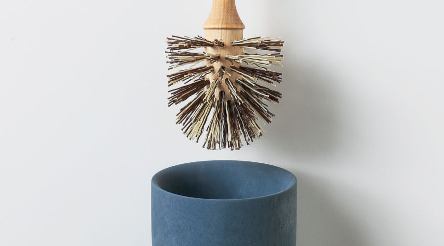 Iris Hantverk Birch Wood Toilet Brush and Concrete Cup