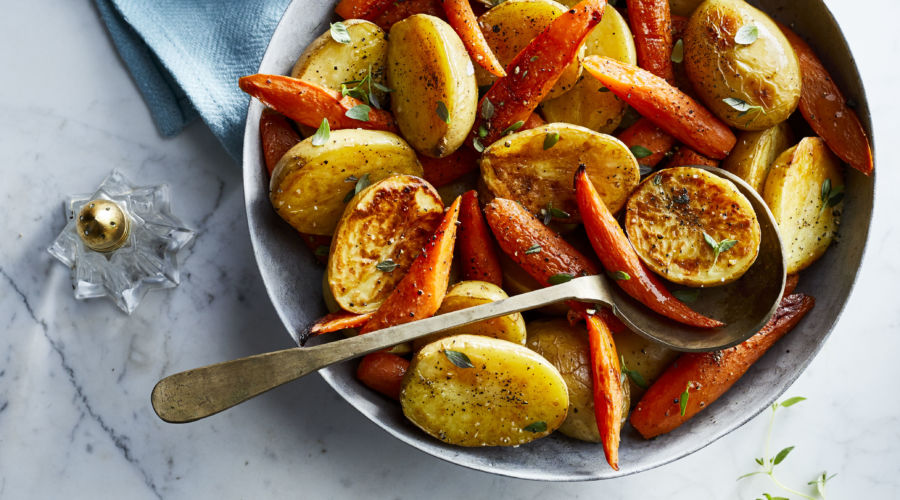 Oven-roasted Potatoes and Carrots with Thyme