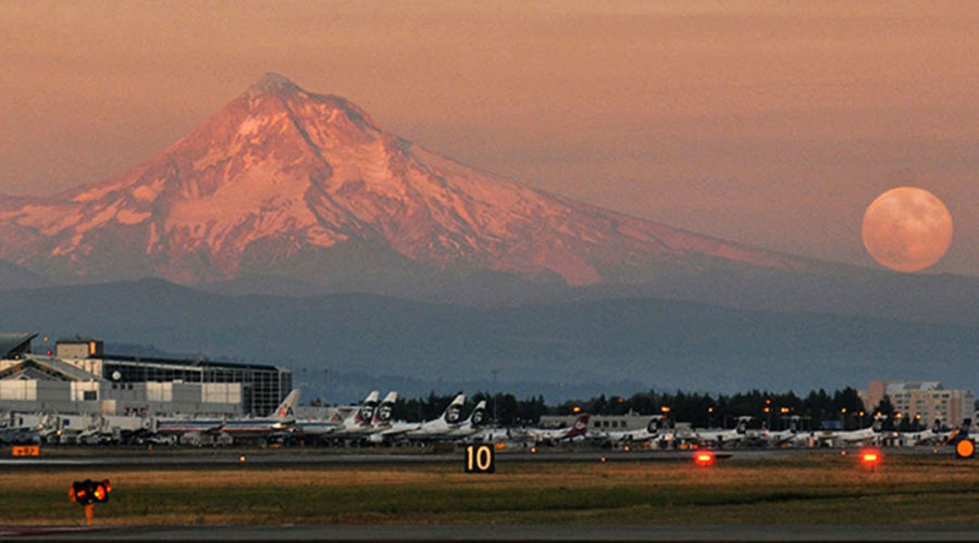 Airport: Portland International Airport (Portland, OR)