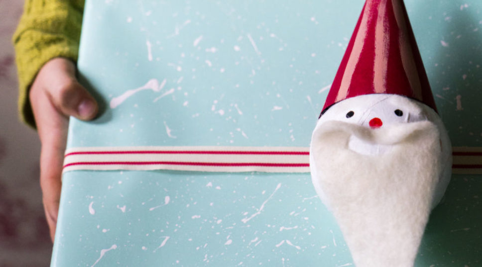 How to Make Splatter Gift Wrap