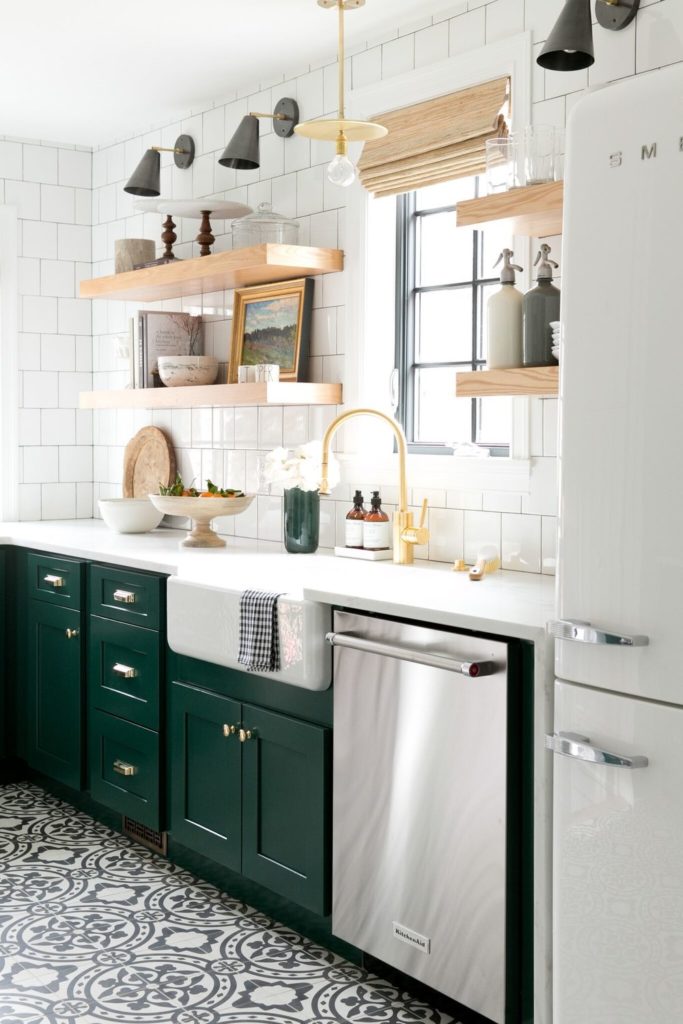 Emerald-Colored Kitchens Take the Spotlight