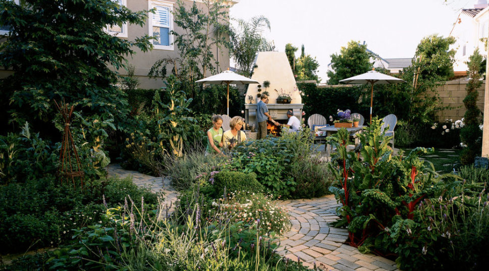 Old-World kitchen garden