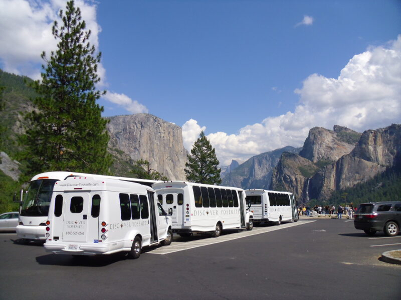 Buses at Tunnel View.jpg