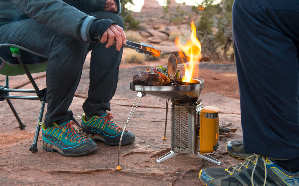 campstove with grilling attachment