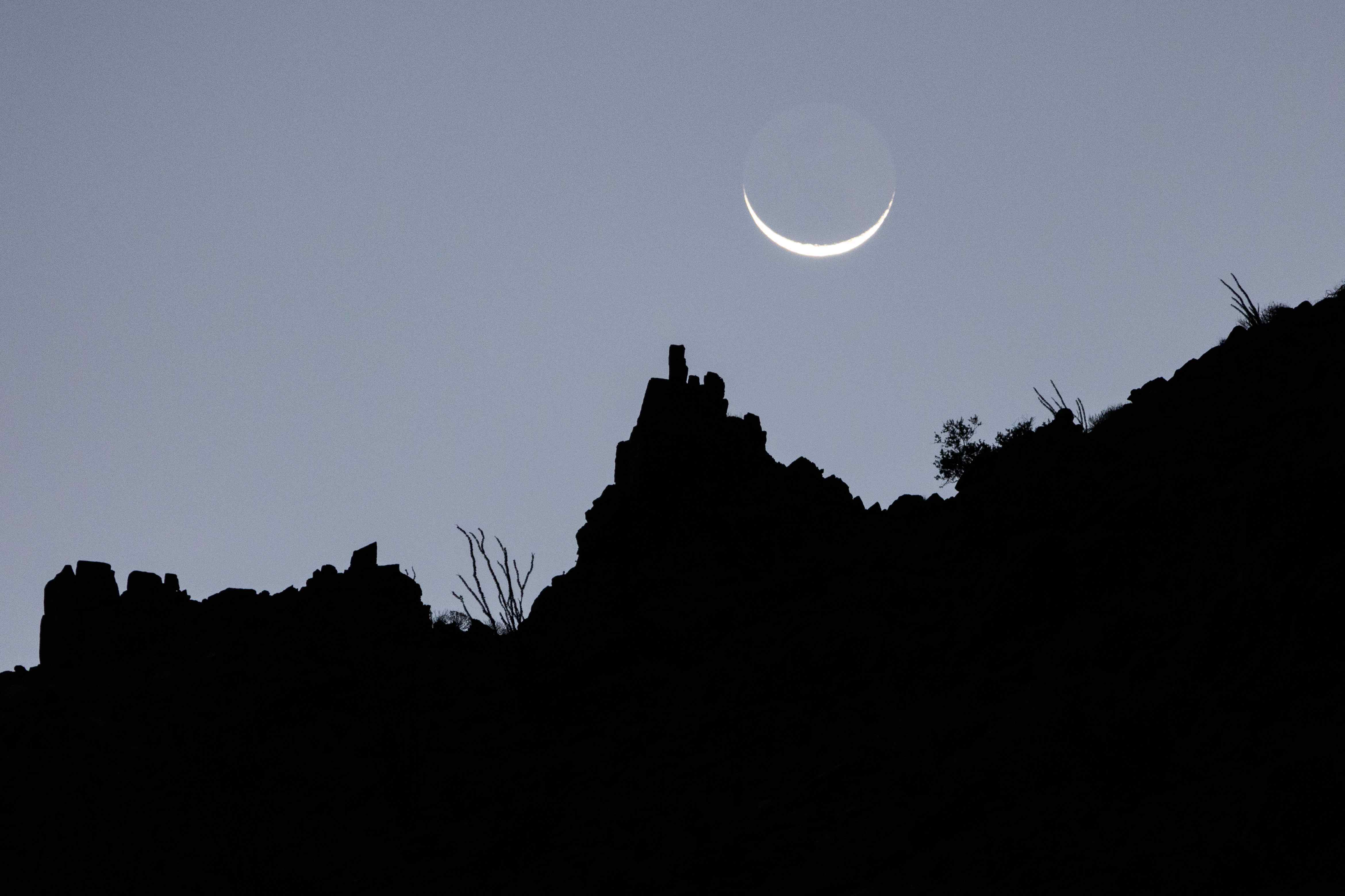 grand-canyons-cliffs-silohoutted-at-dusk
