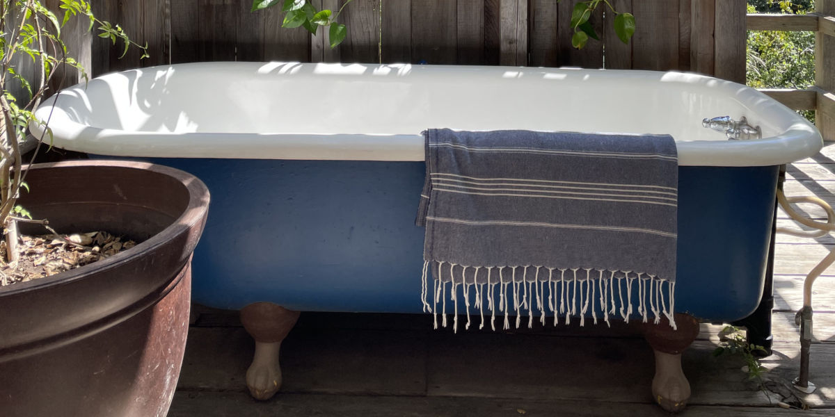 A Soak in an Outdoor Bathtub Is the Multi-Sensory Experience You Need