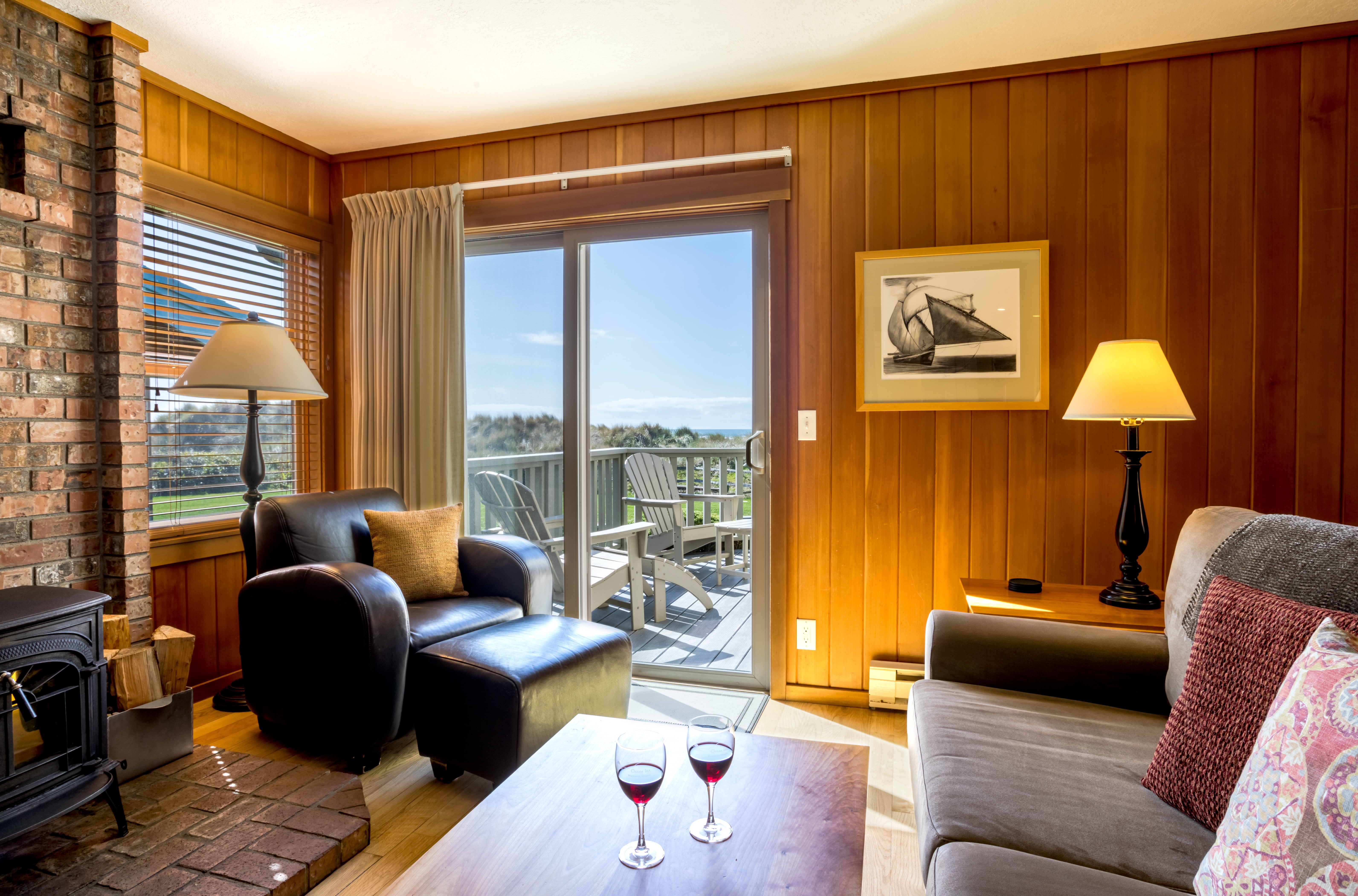 ocean-inn-102-living-room