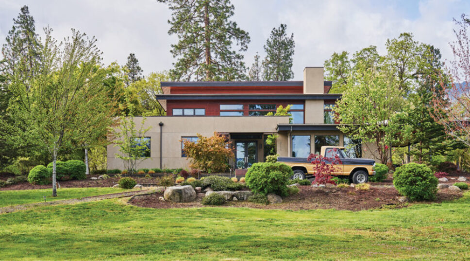 A Contemporary Pacific Northwest House Gets a City-Style Glow-Up