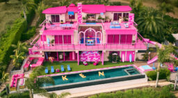 Barbie Malibue Dreamhouse Exterior