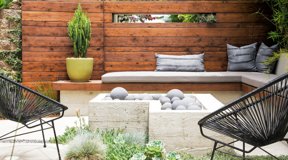 5 Ways a Retaining Wall Can Rescue Your Yard