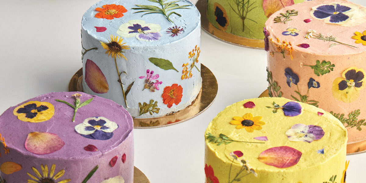 edible flowers for cake decorating To Bake Your Fantasy 