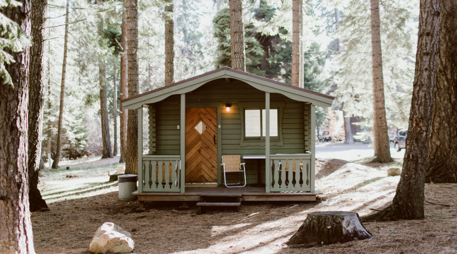 Cozy cabins in Deschutes National Forest at Suttle Lodge in Oregon