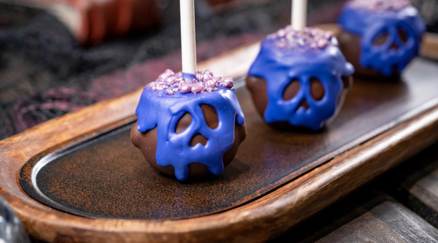 Cake pops with a spooky face in blue icing