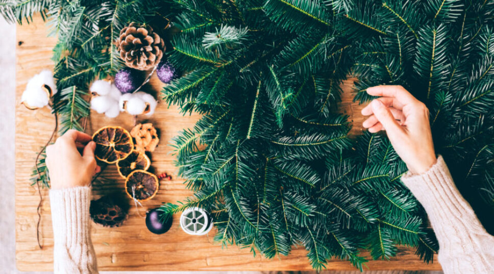 How to DIY a Stunning Holiday Wreath, According to a Floral Designer