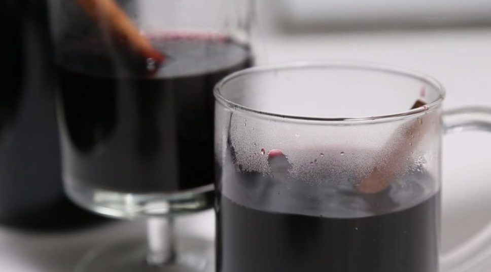 How to Make Blackberry Cardamom Mulled Wine