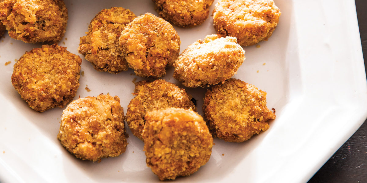 SaltineCrusted BiteSize Crabcakes with Jalapeño Tartar Sauce Recipe