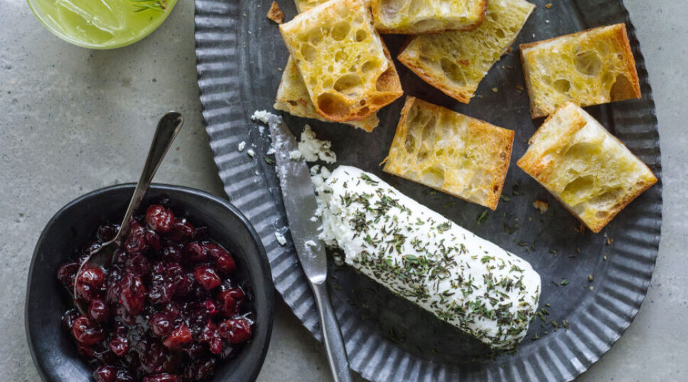 17 Delicious Thanksgiving Appetizers That Might Rival the Main Meal