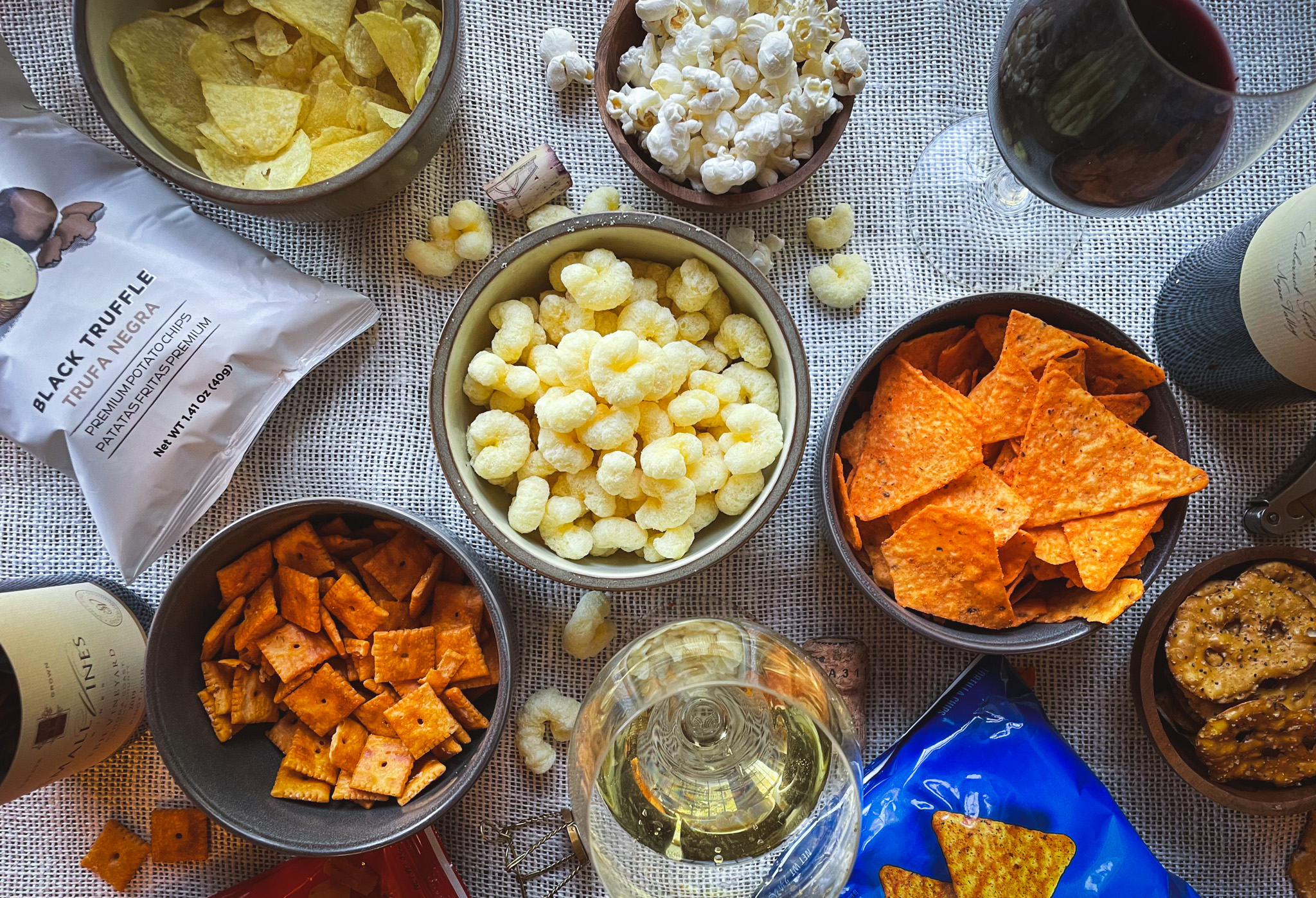 4 Wine and Chip Pairings Recommended by Top Winemakers - Vimarsana News
