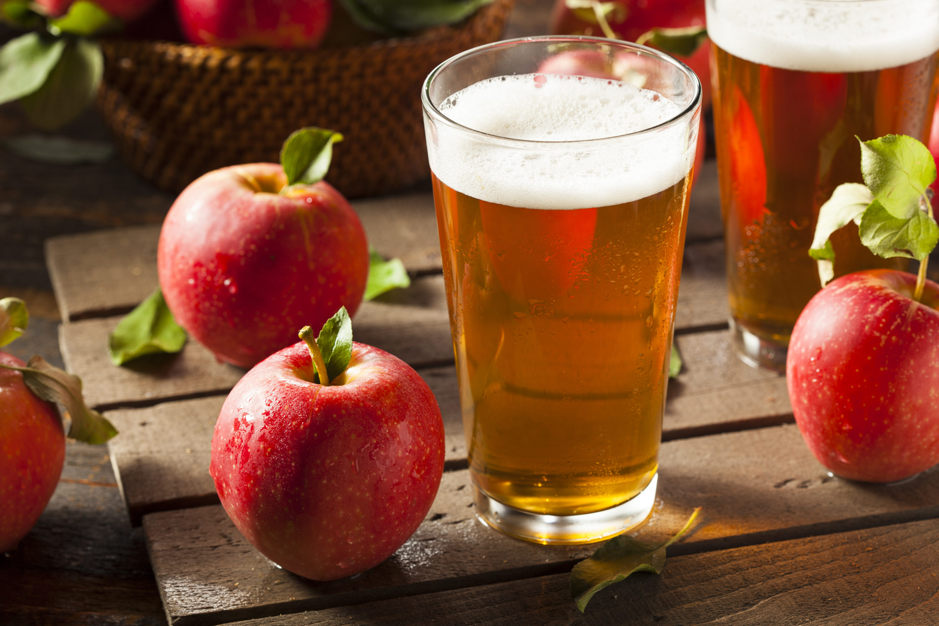 Serving Cider: A Guide to Glassware