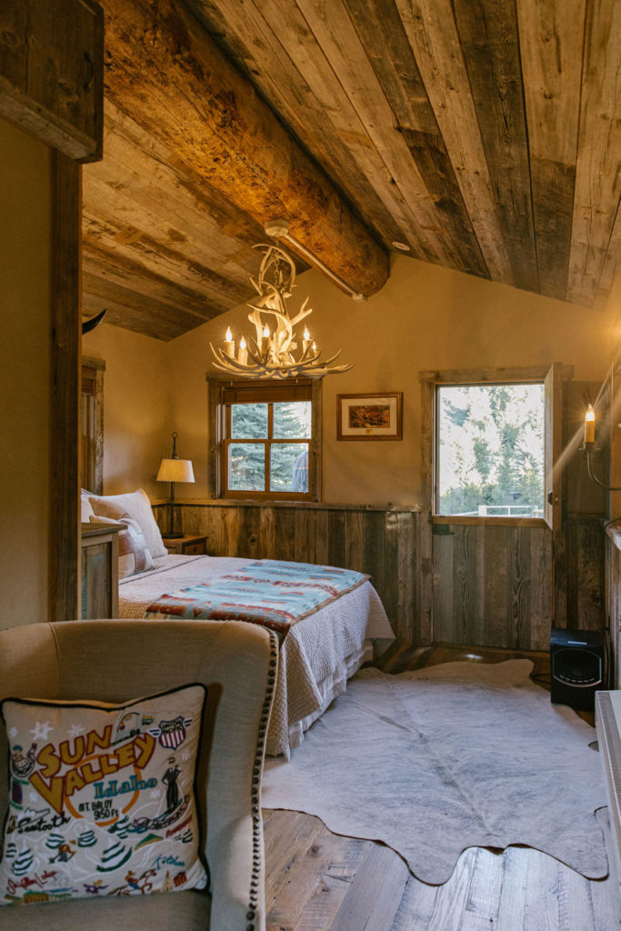 Burdge-prefab-cabin-bedroom