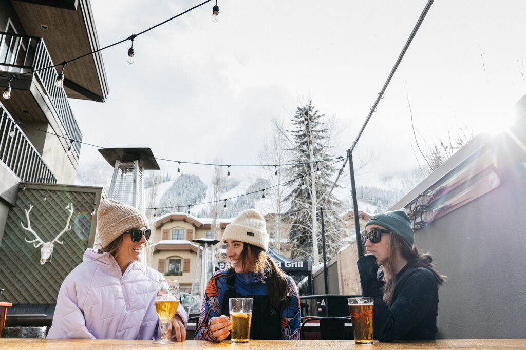 Apple's Bar and Grill