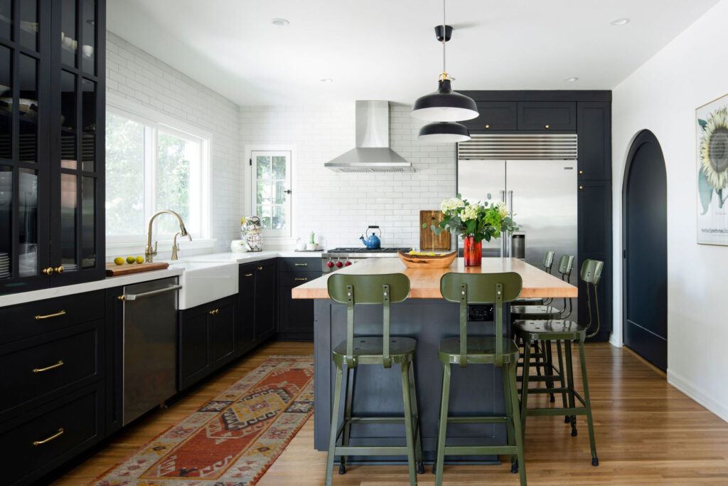 Black and White Kitchen