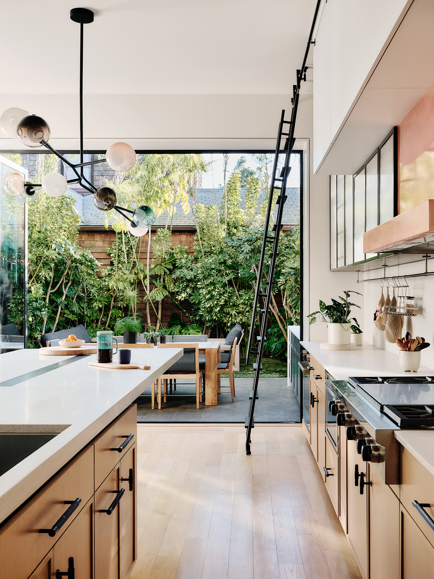 Kitchen Backyard in San Francisco Townhouse by FAME Architects