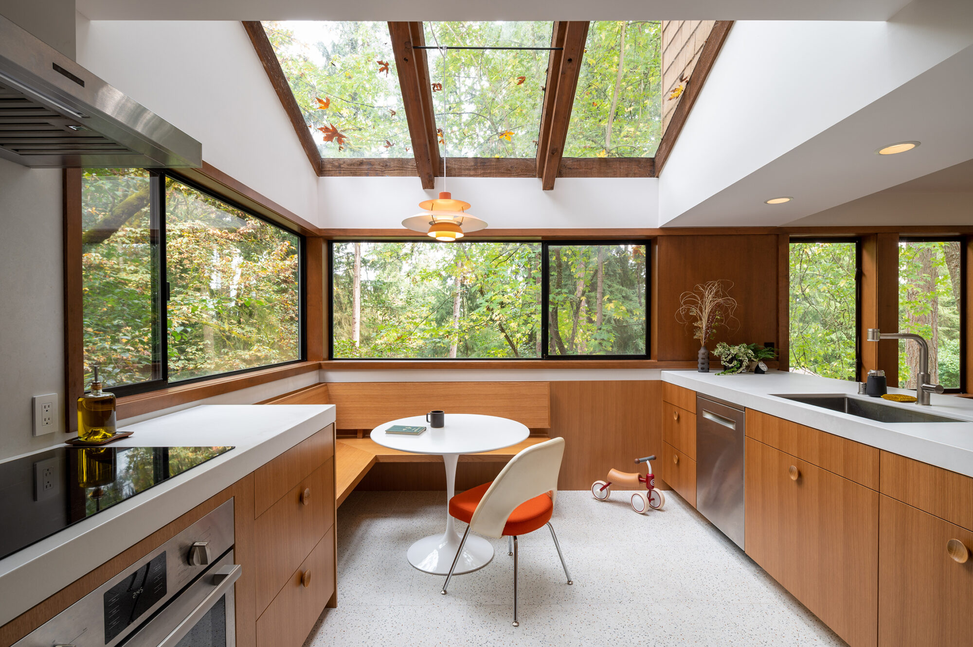 https://www.sunset.com/wp-content/uploads/kitchen-skylight-mercer-island-kitchen-shed-pc-dain-susman-2000x1331.jpg