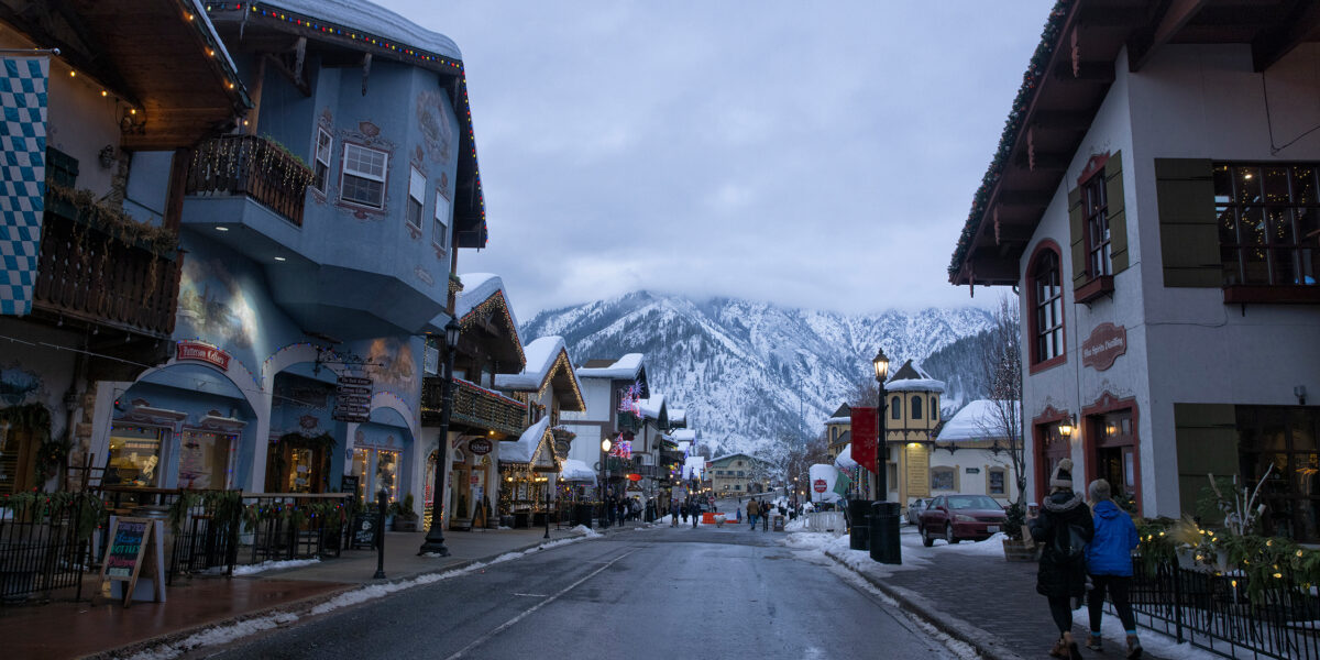Embrace the Holiday Spirit in One of These Western Holiday Towns