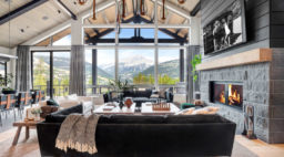 Yellowstone Living Room by Raili Clasen