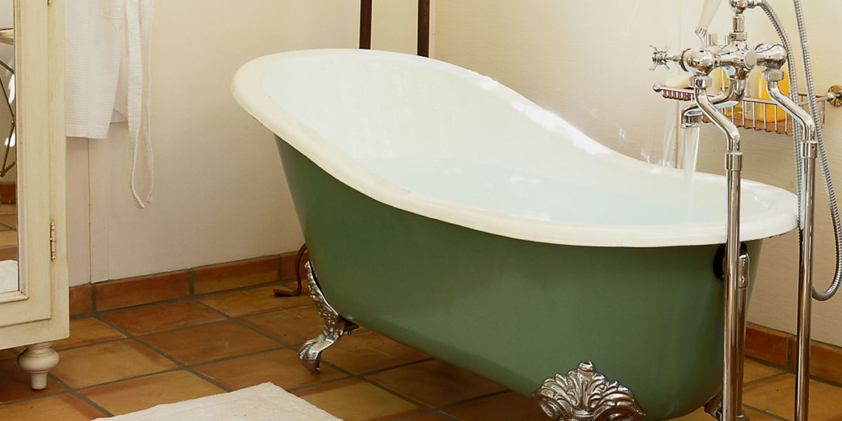 How To Paint A Bathtub, Can You Paint An Enamel Bathtub