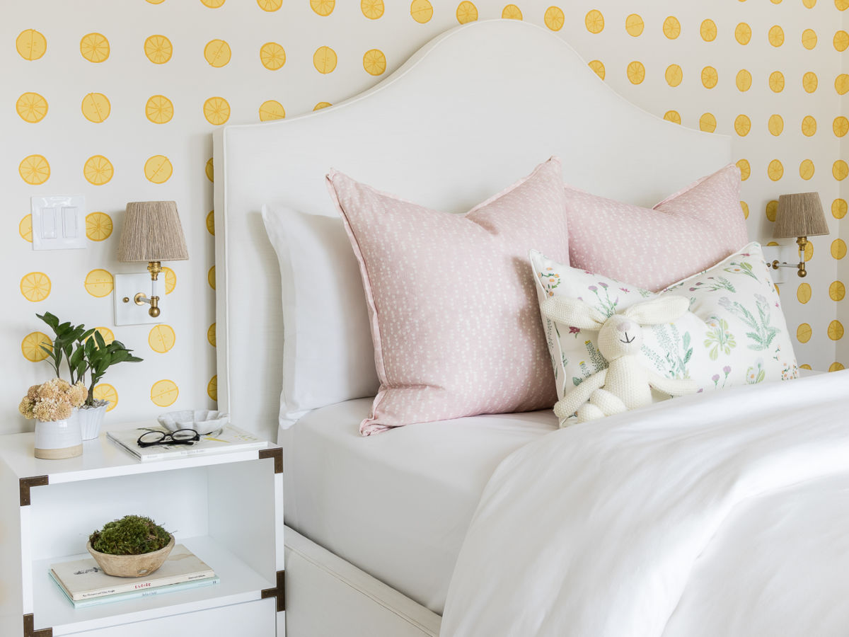 lemon-wallpaper-guest-bedroom