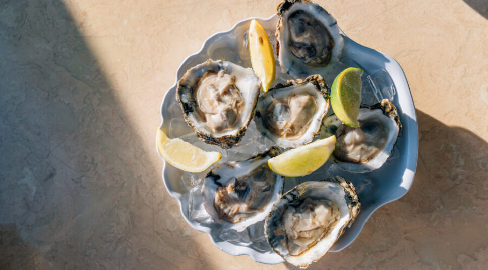 6 Dos and Don'ts of Ordering Oysters, According to Pro Shuckers