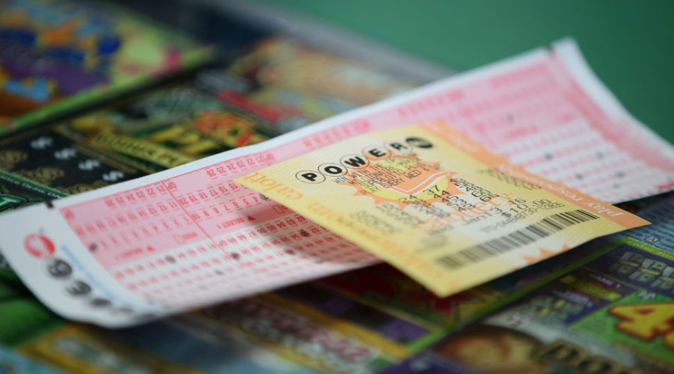 That $2.04 Billion Winning Powerball Ticket Was Sold in Southern California—This Is What We’d Do If We Won
