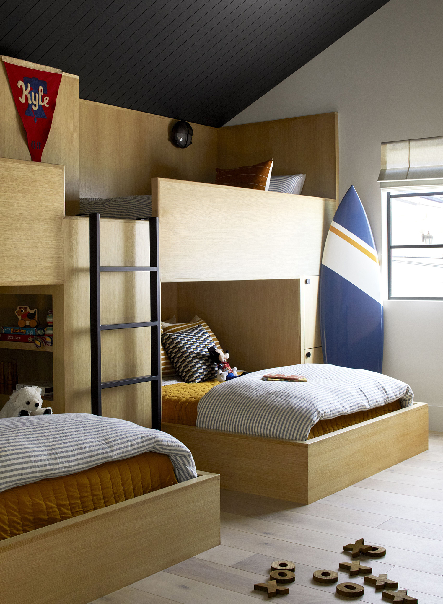 Queen Sized Bunk Beds by Raili Clasen