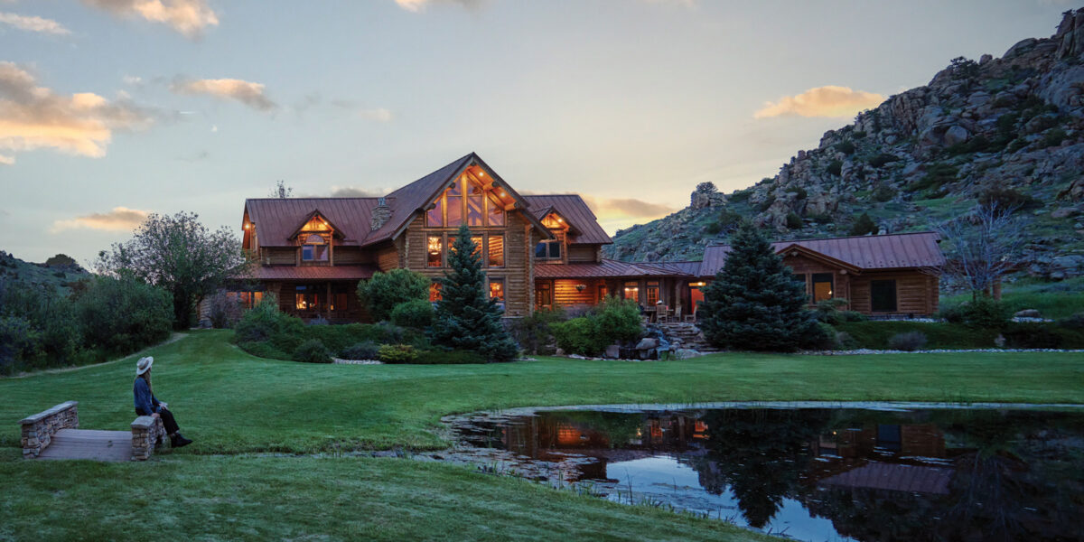 Reid Creek Lodge Exterior