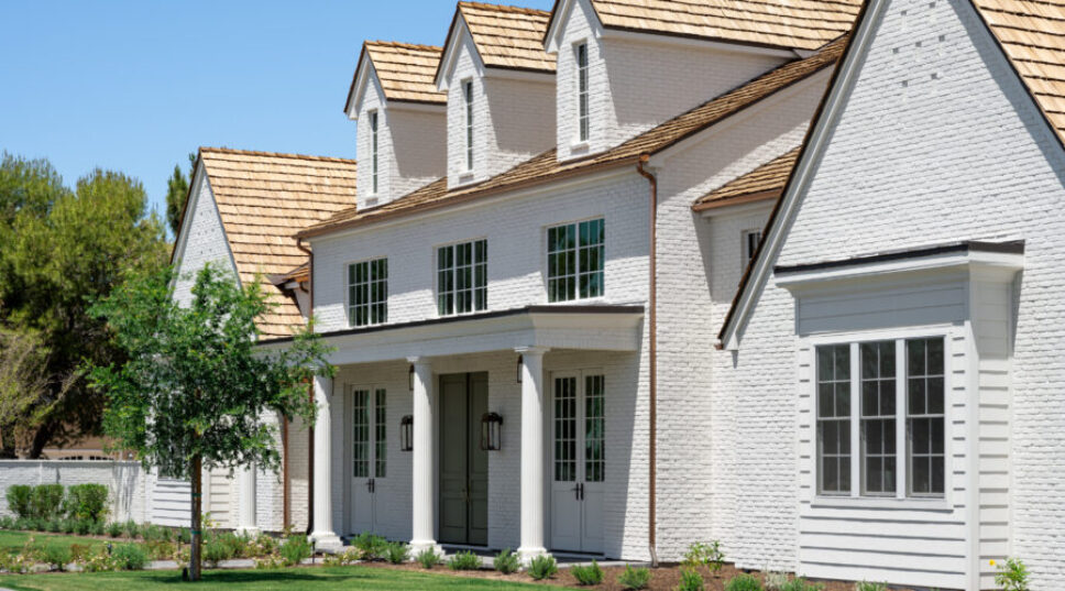 This Arizona Home Expertly Blends Traditional New England Style with a Desert-Inspired Palette