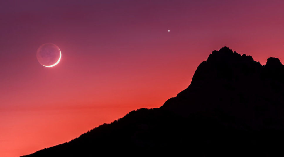 Don’t Miss Venus and the Moon Appearing Close Together in the Sky Tonight