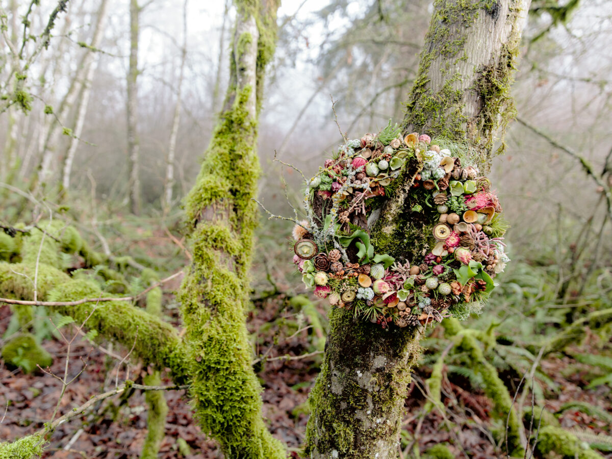 Here's the Secret to a Holiday Wreath That Won't Wither – Sunset