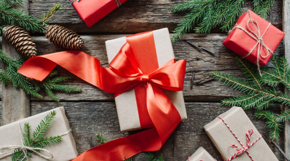 The Holiday Gifting Tips to Know Before You Start Shopping